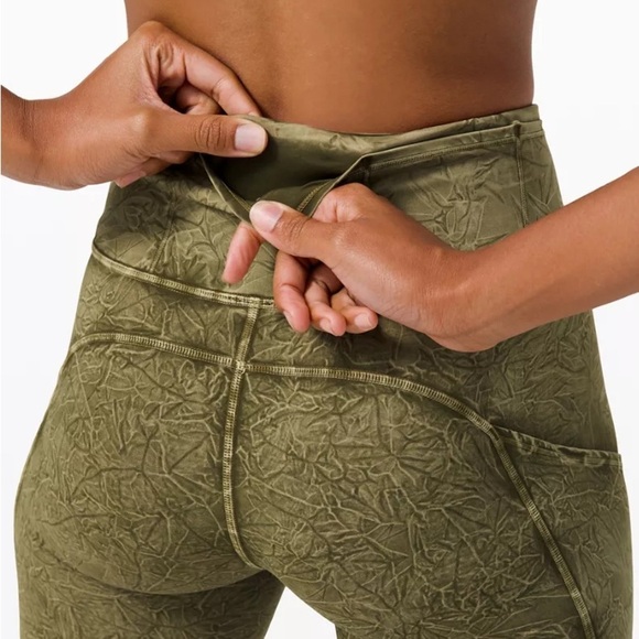 Lululemon Fast and Free High Rise Short 10” Size 4 Olive Green NEVER WORN - Picture 4 of 14